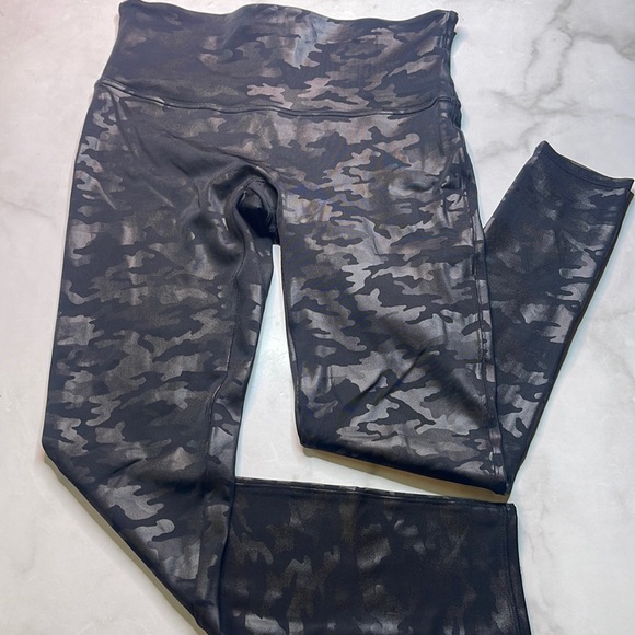 Spanx Faux Leather Camo Leggings - Picture 4 of 7